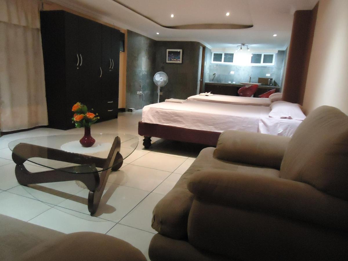 Hostaling Guayaquil Mercedes Extérieur photo