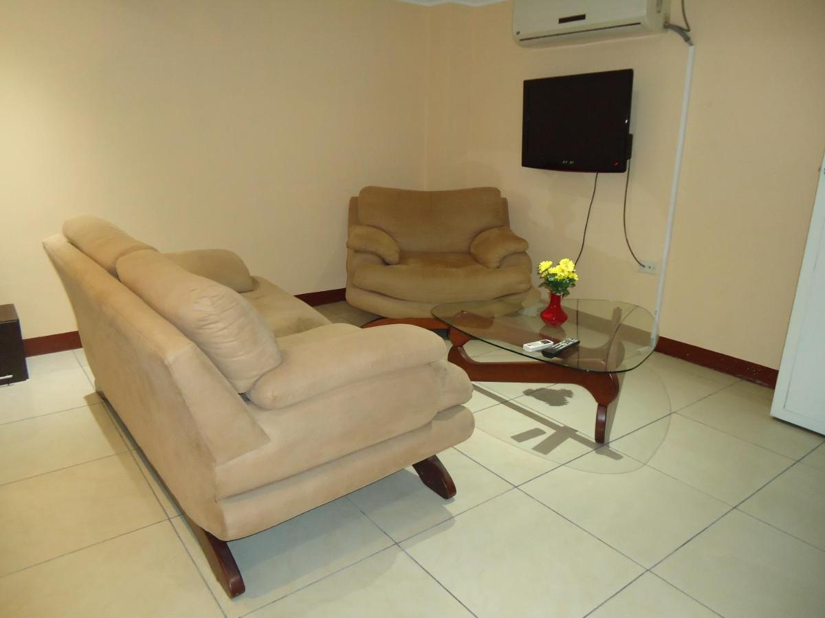 Hostaling Guayaquil Mercedes Extérieur photo