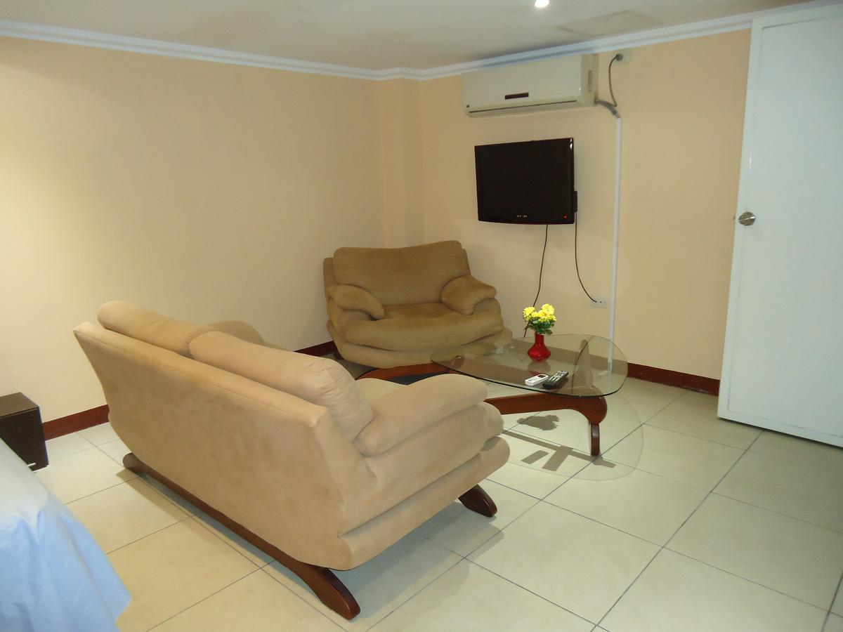 Hostaling Guayaquil Mercedes Extérieur photo